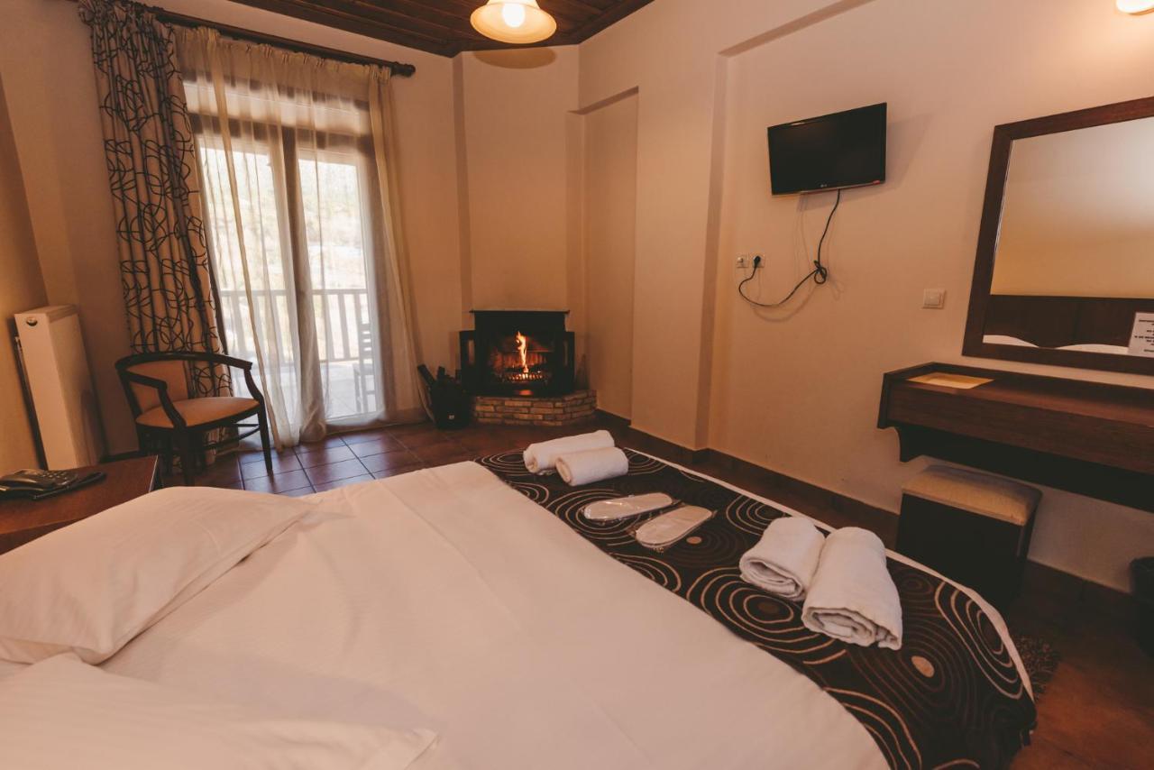 Thea Mainalou Hotel Vitina Luaran gambar
