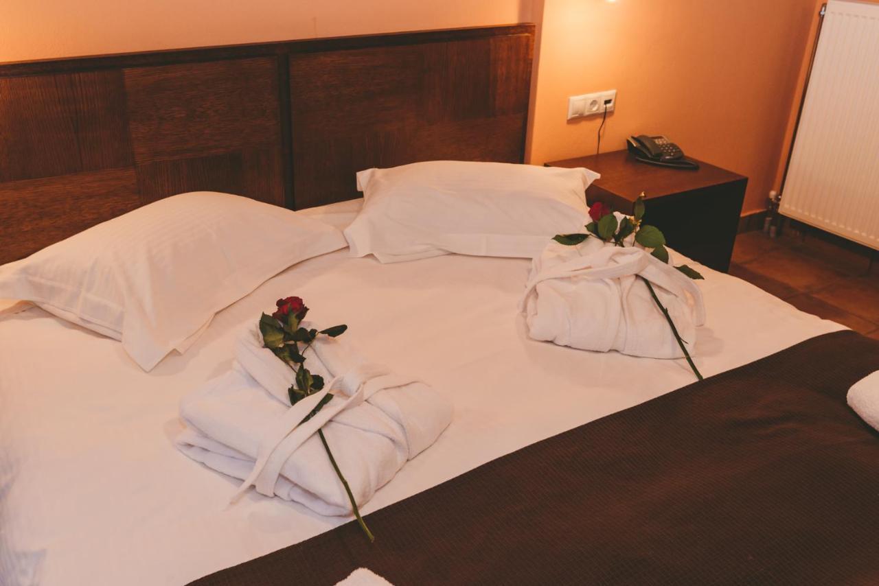 Thea Mainalou Hotel Vitina Luaran gambar